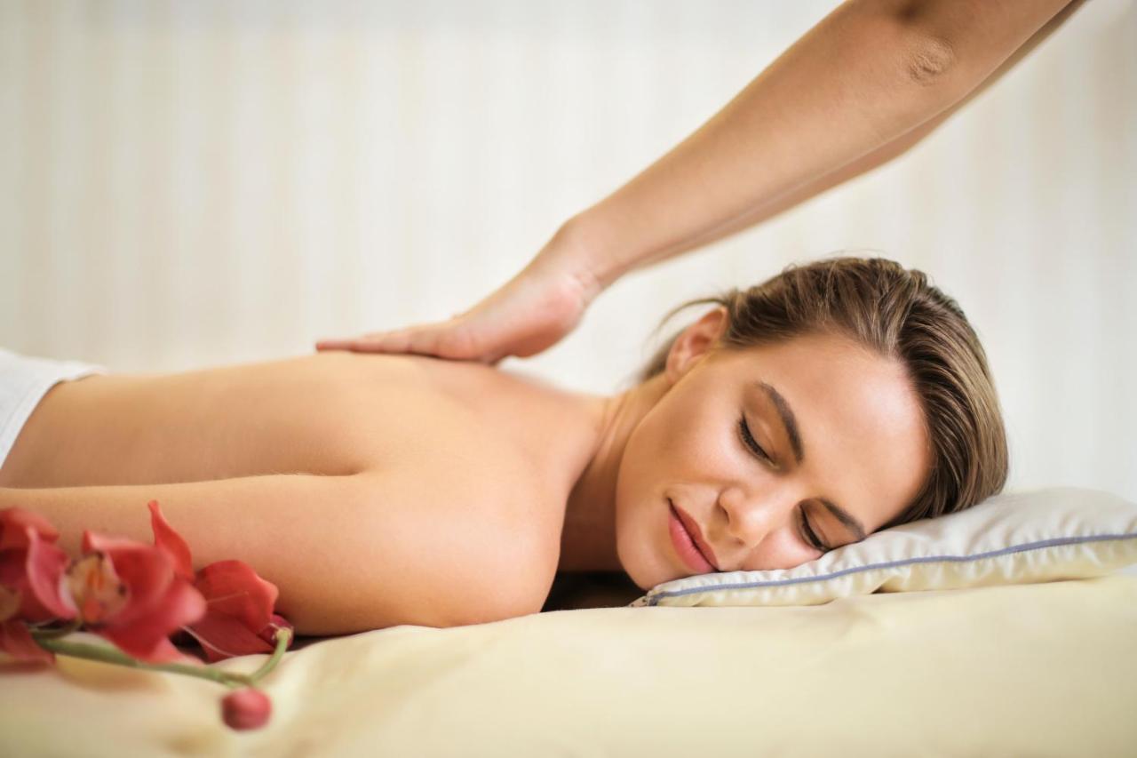 Hotel Emocja Spa Миелно Екстериор снимка