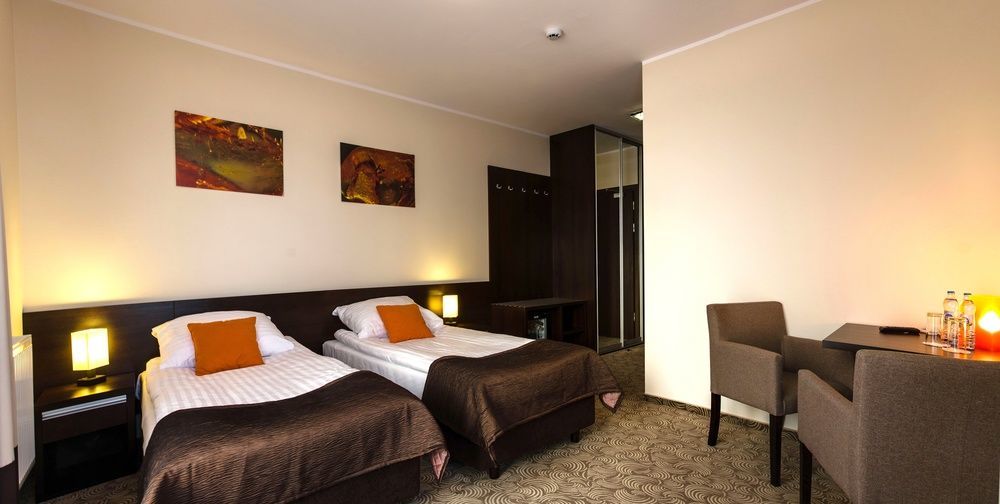 Hotel Emocja Spa Миелно Екстериор снимка
