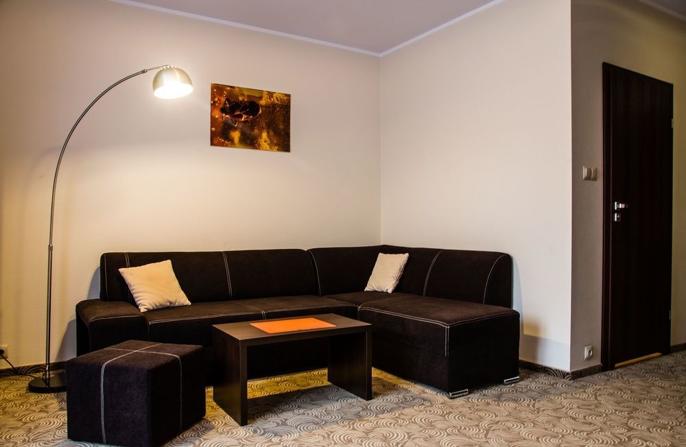 Hotel Emocja Spa Миелно Екстериор снимка