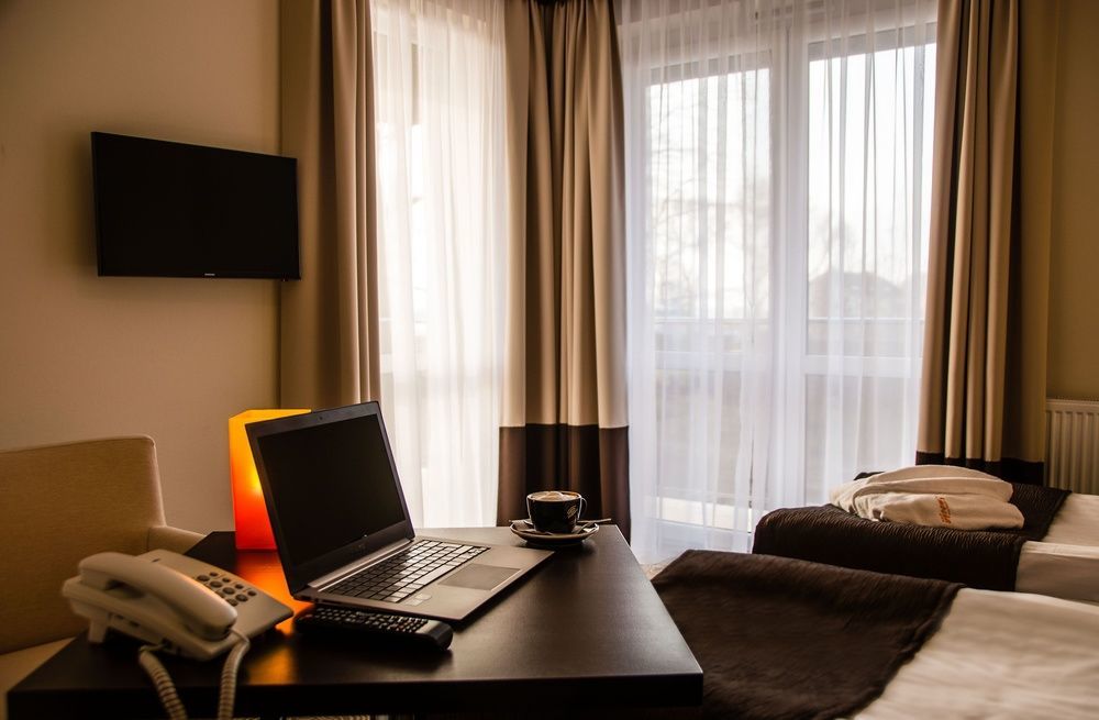 Hotel Emocja Spa Миелно Екстериор снимка