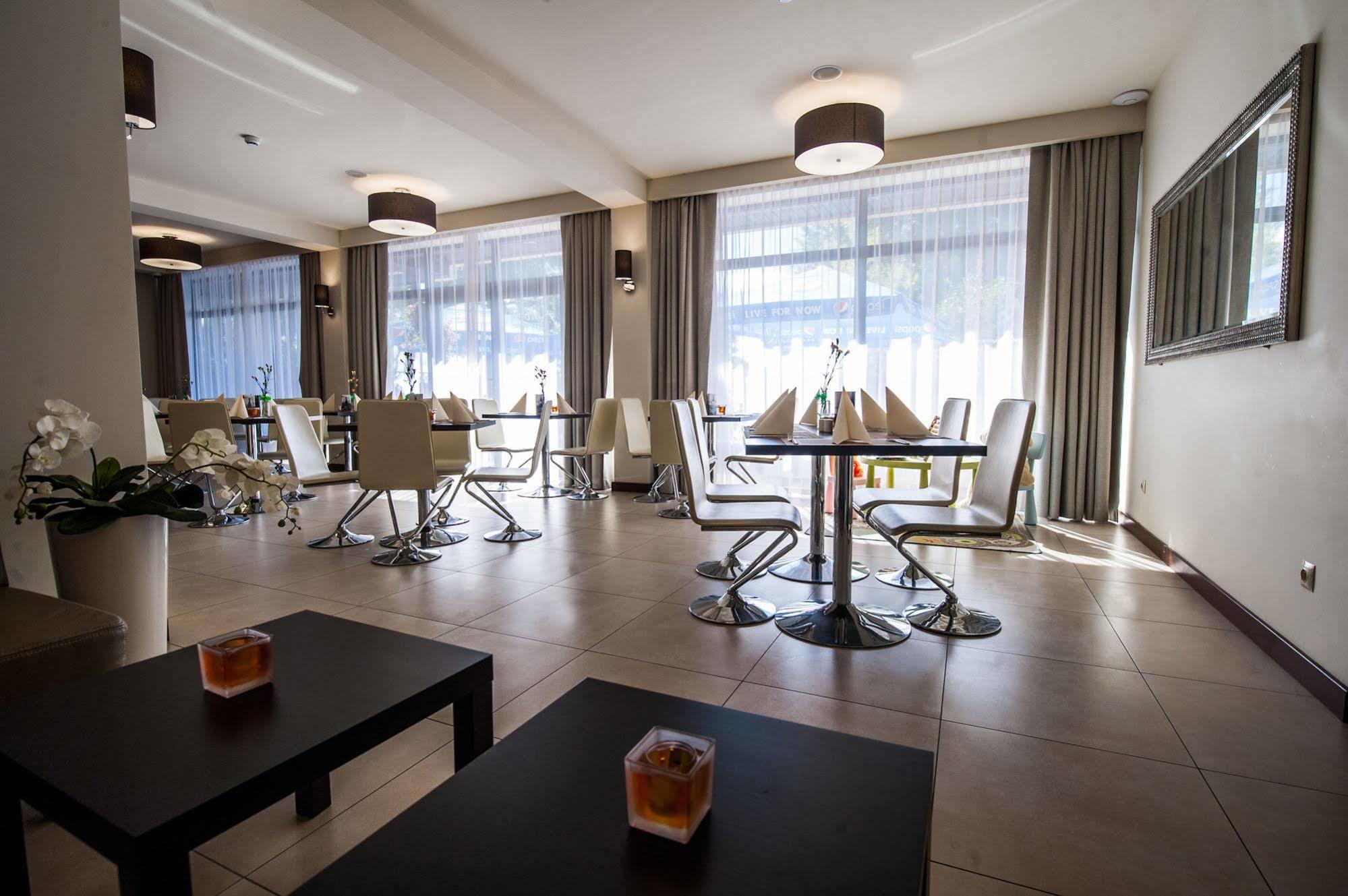 Hotel Emocja Spa Миелно Екстериор снимка