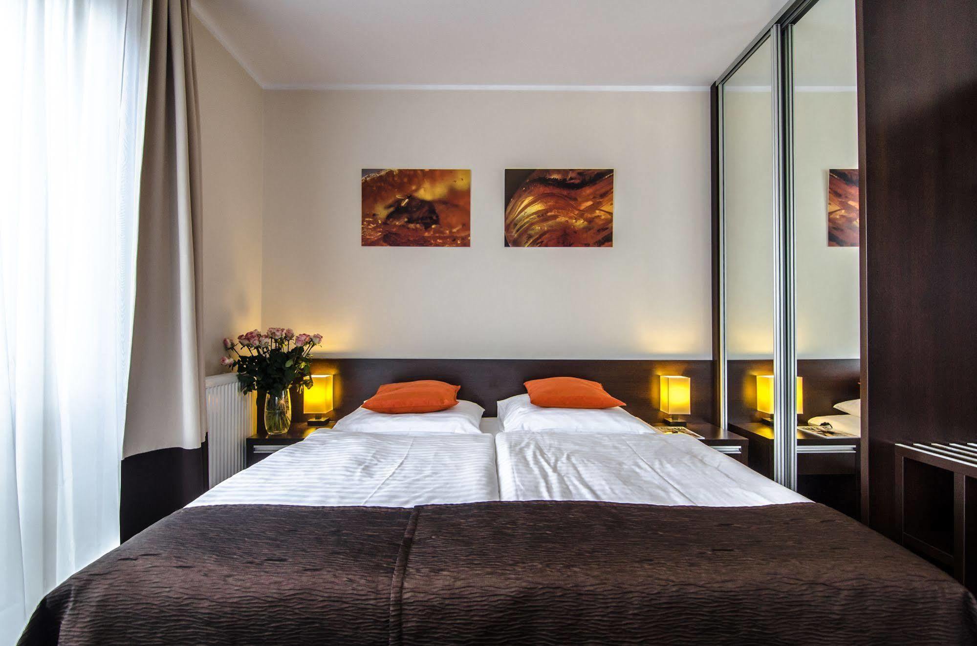 Hotel Emocja Spa Миелно Екстериор снимка
